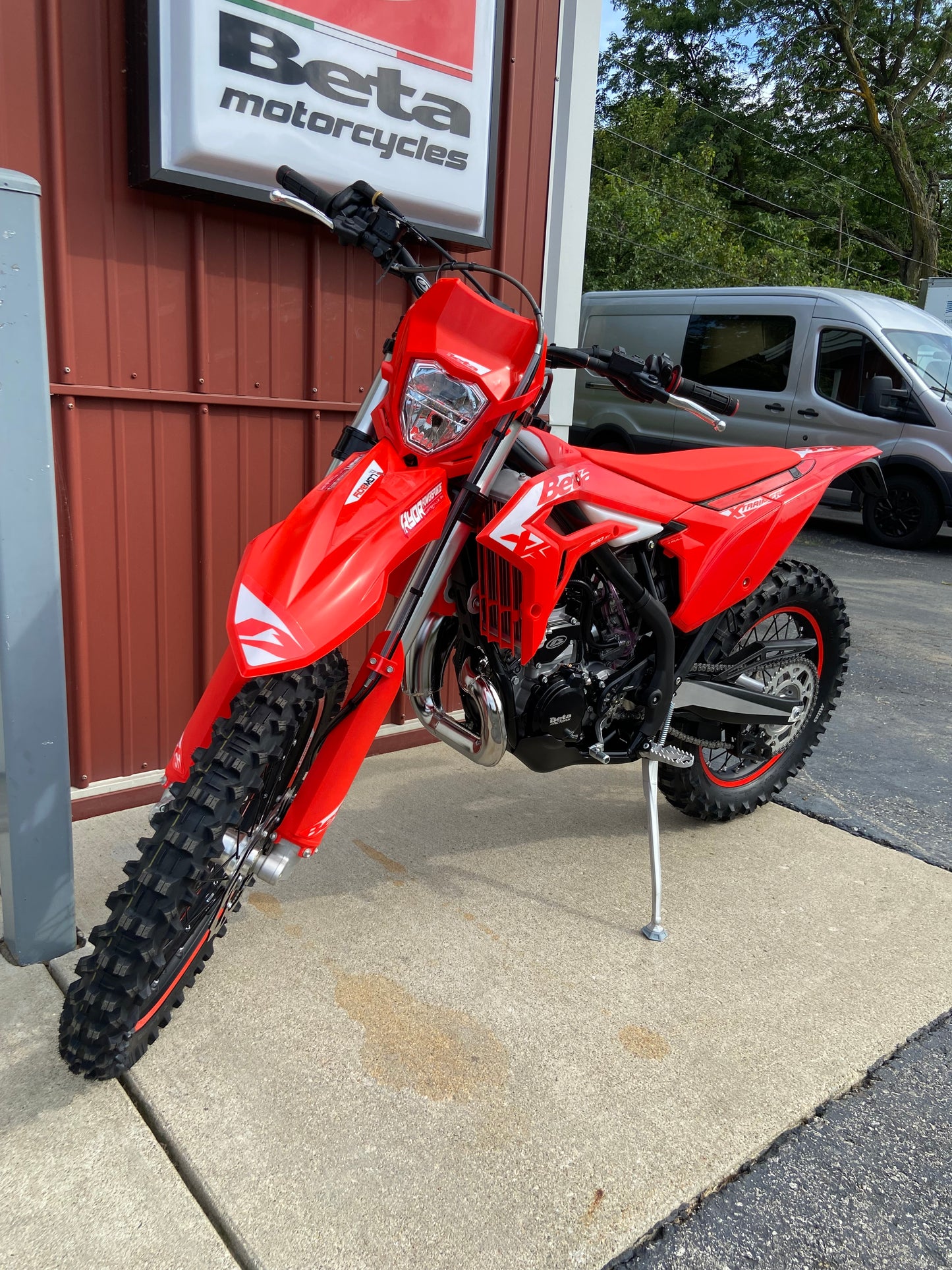 2027 Beta Xtrainer 300 Lowboy