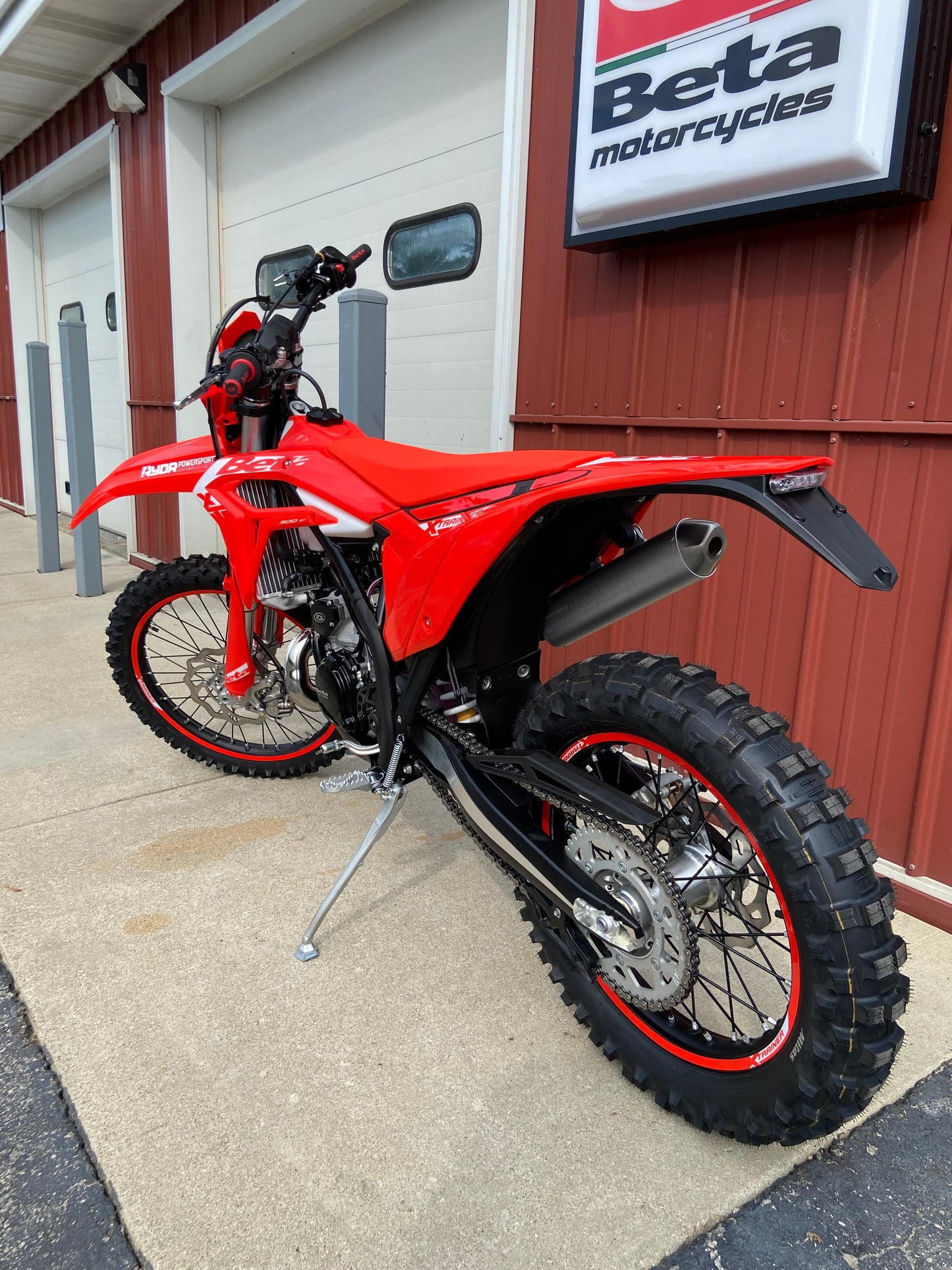 2027 Beta Xtrainer 300 Lowboy
