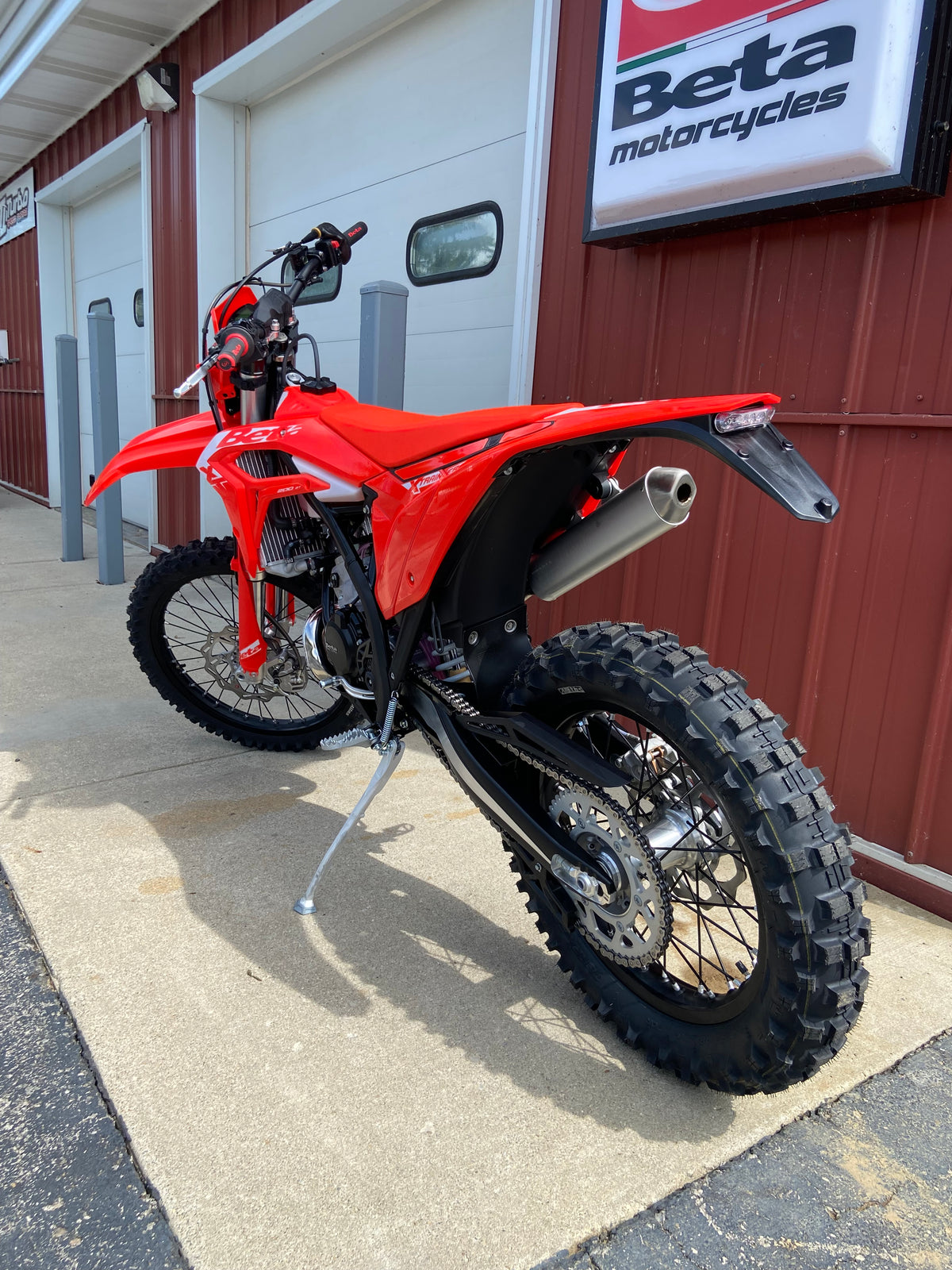 2027 Beta Xtrainer 200